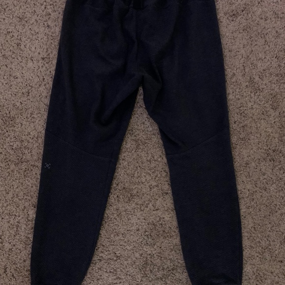 Lululemon At Ease Jogger - Mens large - Picture 5 of 5